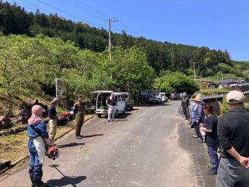 高川：桃園の草刈り頑張りました！